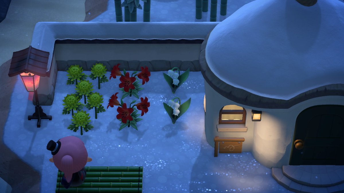 じゅかい どうぶつの森専用 もんぺの庭の花壇 スズランにするかユリにするかで悩んだけど ユリでいくことにした スズランは 小さいから 違う種類の花と並べるとバランスが取りづらいんだよね スズランは花が無い場所に咲いてた方が見栄えすると思う