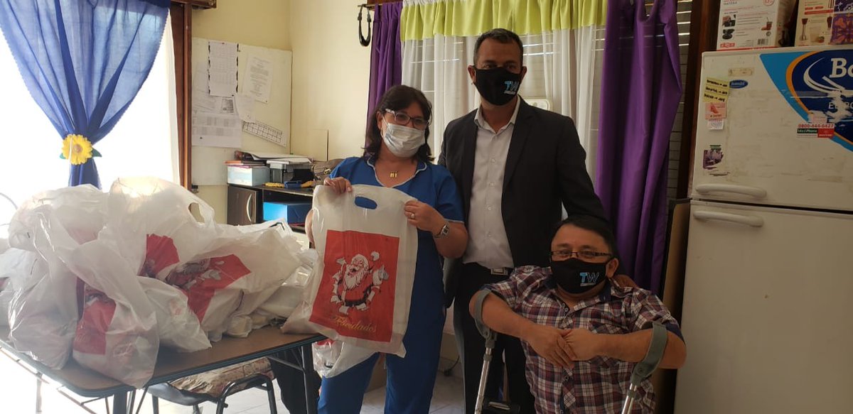 Chubut en Línea - Noticias
Entrega de bolsas navideñas en Trelew chubutenlinea.com/noticias/entre…
