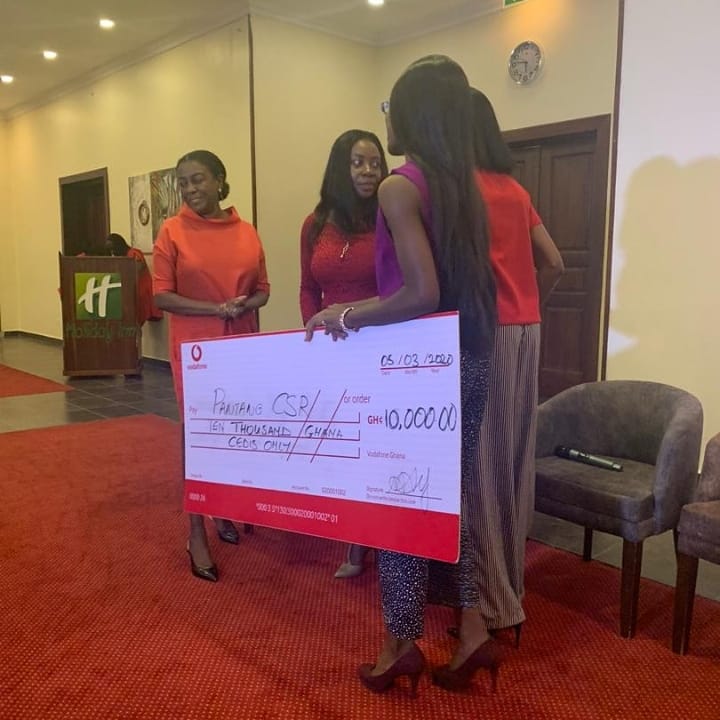PantangCSR's tweet photo. As we celebrate God gifting the world his son, we would also like to take time out to say thanks to all who blessed us this year. 
To Vodafone Ghana we say thank you for the kind donation of 10,000gh towards our Psychiatric OPD renovation project. https://t.co/XBrK2qCSb7
