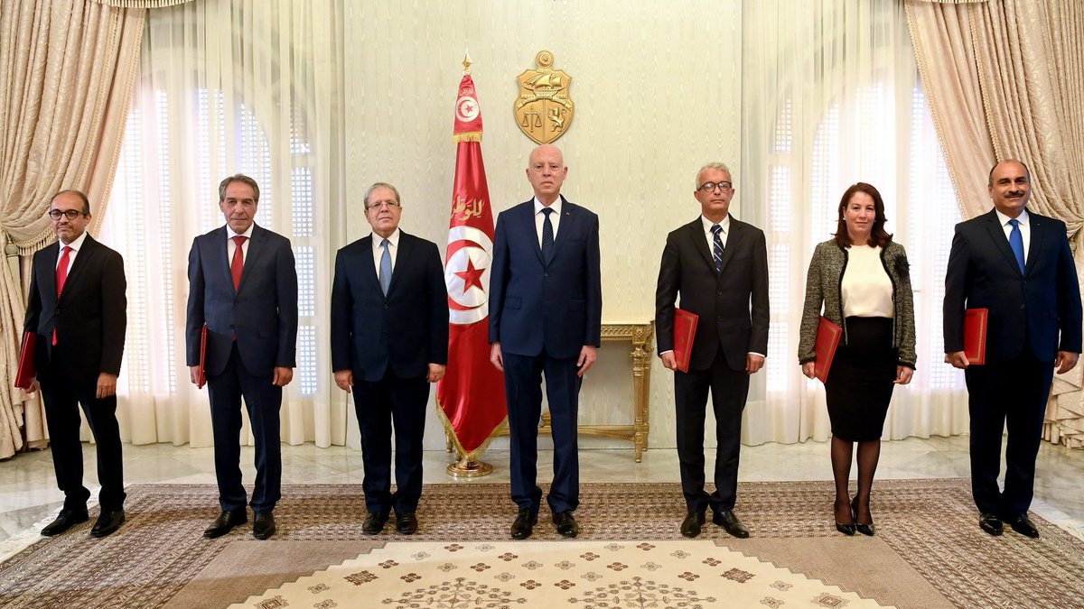 TnPresidency's tweet photo. رئيس الجمهوريّة #قيس_سعيد يسلّم أوراق اعتماد خمسة سفراء جدد للجمهوريّة التونسيّة لدى كل من الولايات المتّحدة الأمريكيّة والسّودان والهند وموريتانيا والكاميرون. #TnPR https://t.co/KgiCnLN9ez