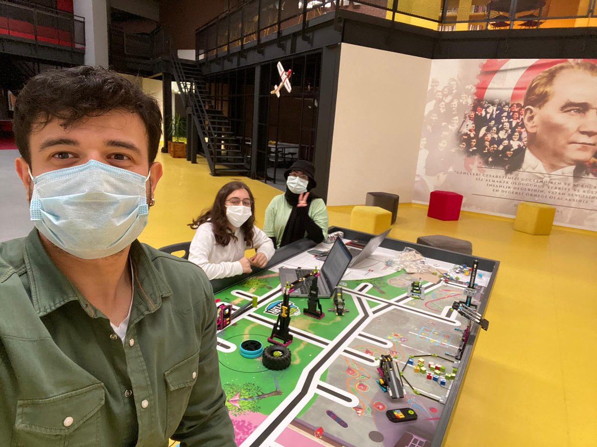 AsklepiosFll's tweet image. 💪😎💪
#fll #fll2021 #teamwork #robotic #legoteam #asklepios #bilimkahramanları #legoeducation #winners #fllturkey #technology #bkmanisa #bilimkahramanlarıbuluşuyor 
@bahcesehir_k12 @CemMaviengin @zzafererkan @pekgoz_harun @umutsalgin @BilimKahraman @firstlegoleague