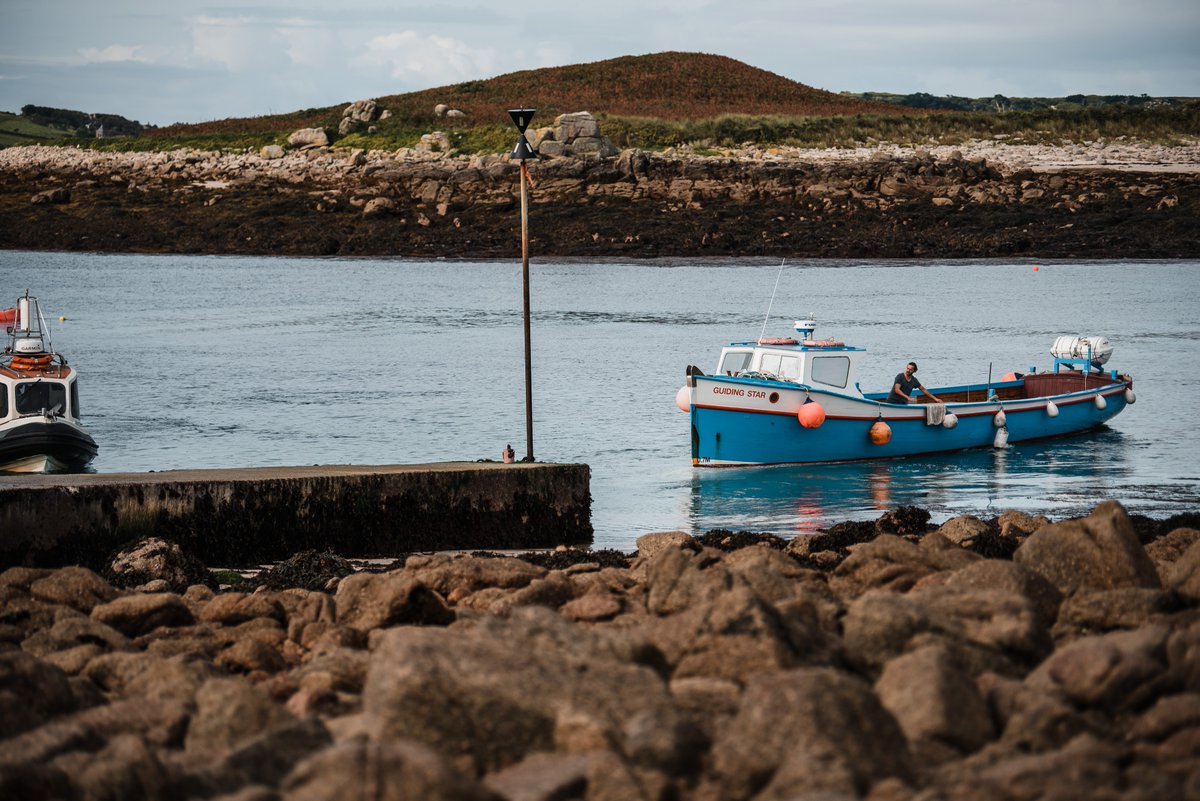 IOSTravel's tweet photo. On the Isles of Scilly the quickest form of public transport is by boat! Moving between the islands is simply a matter of catching one of the inter-island ferries.  Stroll down to the quayside on St Mary's, and choose your adventure.  #connectScilly 
https://t.co/5bd3PCo5AY https://t.co/NlR7NJkdfQ