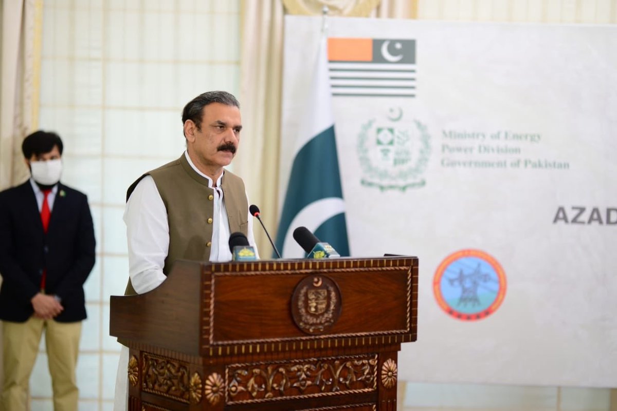 AbdulHa82942391's tweet photo. The man behind modern ISPR.
The man behind peace in Balochistan.
The man behind fast moving CPEC projects in Pakistan.
Gen(Retd) Asim Saleem Bajwa ❤
#AsimBajwaOurHero https://t.co/dPMQc9dsnb