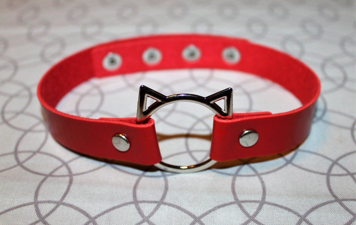 NikiRaven's tweet photo. Catwoman's choker πΎ
#catchoker #newchoker #goth #alternative https://t.co/LH5JAh8FjU