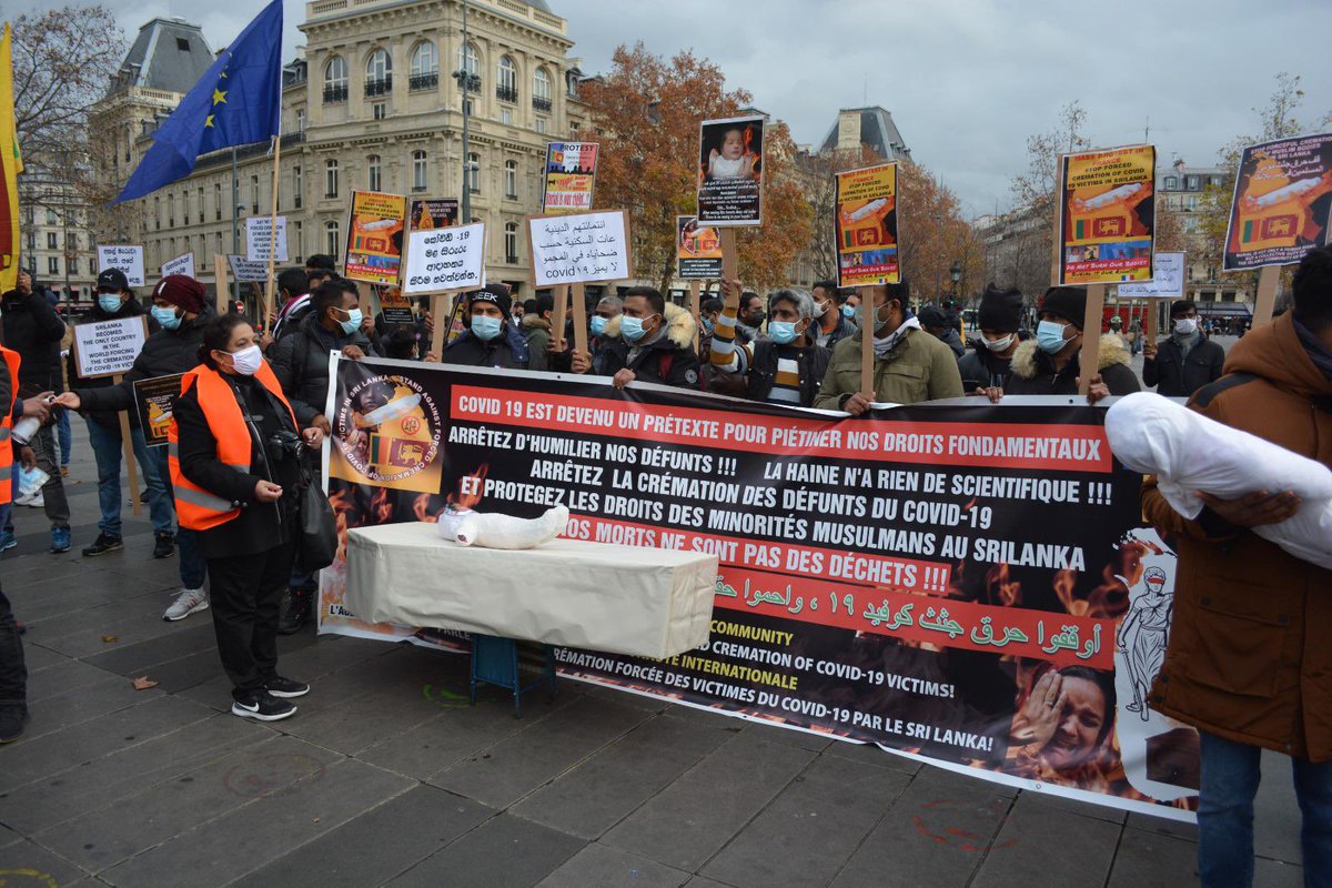 alizmoulana's tweet photo. Peaceful protests by Sri Lankan expatriates at the Place de la Republique in Paris, France against the ongoing forced cremations of COVID-19 deceased in Sri Lanka. 

Thank you all for your continued support!

#StopForcedCremations https://t.co/nmGLnIMKWl