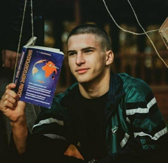 12/ Eighteen-year-old Aliaksandr Kisialiou has been in detention since 12 August for taking part in peaceful protests after the “elections”. There are many, many like him: arbitrarily stopped and put away for taking part in peaceful protest #BelarusProtest