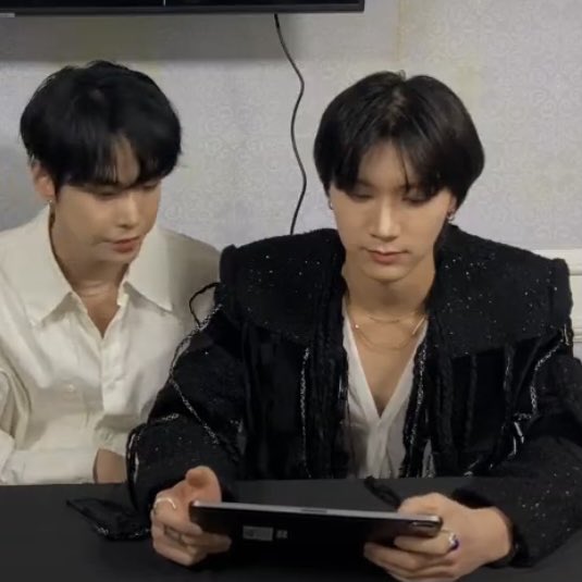 เศษสี่ tweet media