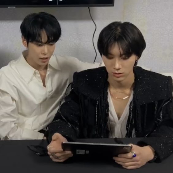 เศษสี่ tweet media