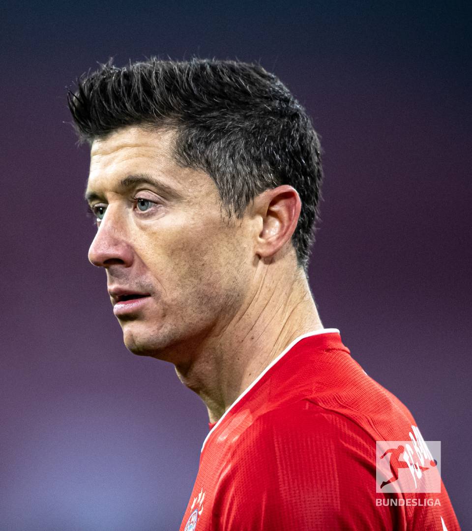 Bundesliga_EN's tweet photo. Gerd Müller remains the only player in Bundesliga history to score 40 goals in a single season 👑 

With 17 goals from 13 games, Robert Lewandowski is once again well on track to reaching this seemingly unattainable benchmark 🎯

Is this the season?
Is it finally time for #RL40? https://t.co/bon5z6xnLc