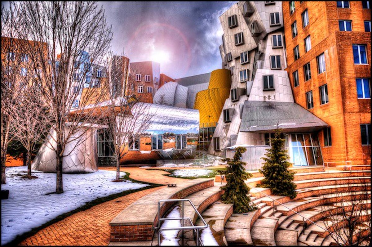 paulsportrait's tweet photo. #StataCenter @MIT in #CambMA https://t.co/SuJNIIfXqE