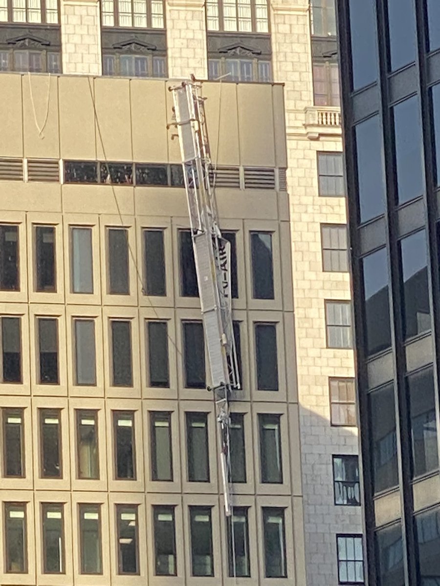 MasterTMar's tweet image. Possible gas explosion downtown Baltimore BG&amp;amp;E