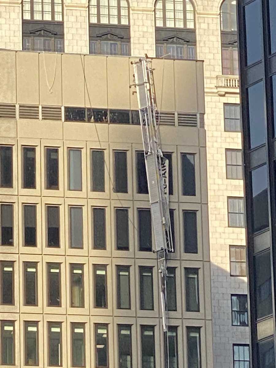 MasterTMar's tweet image. Possible gas explosion downtown Baltimore BG&amp;amp;E