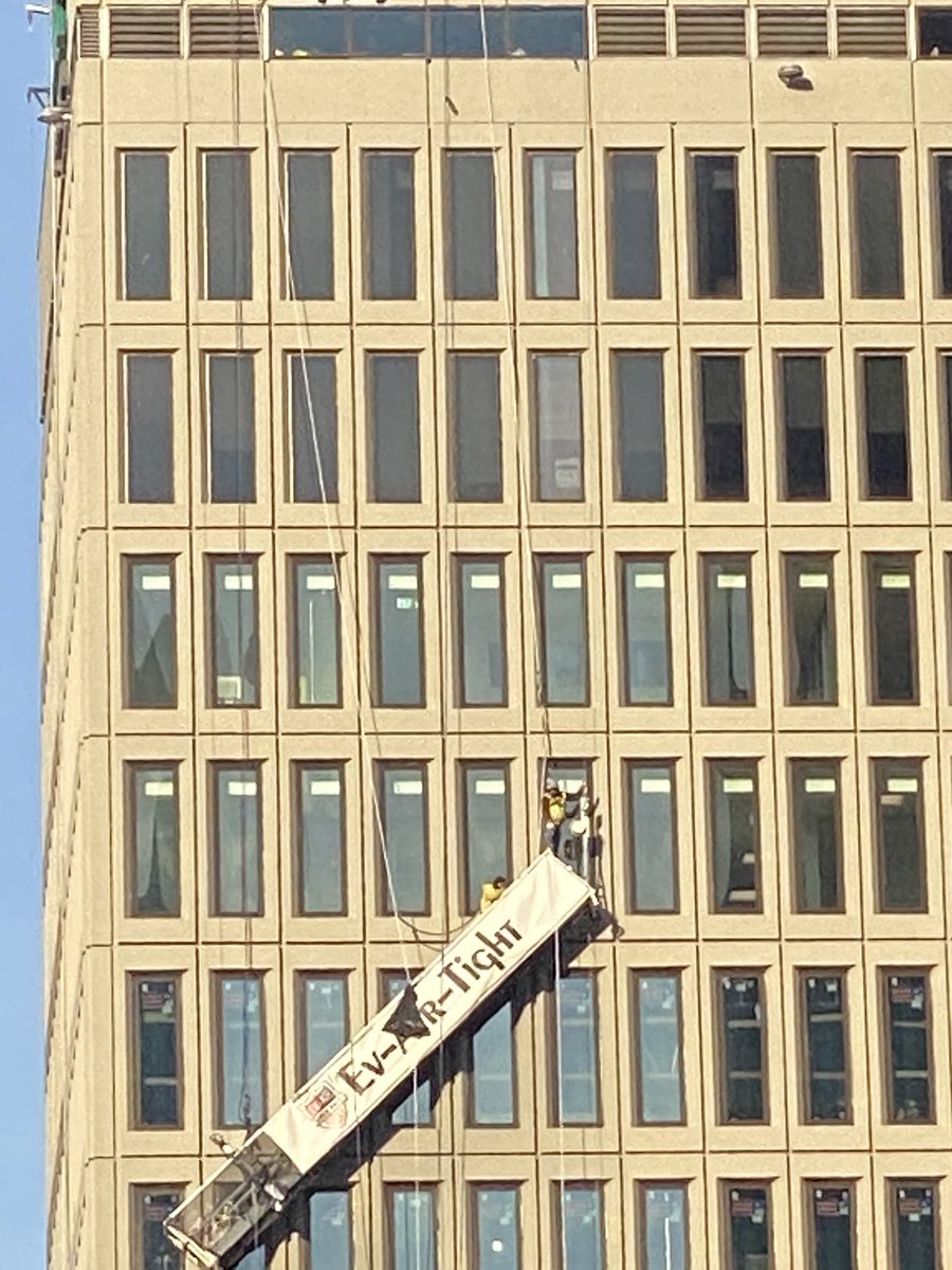 MasterTMar's tweet image. Possible gas explosion downtown Baltimore BG&amp;amp;E