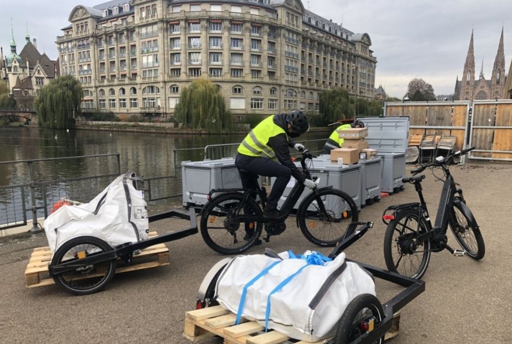 EricKLein_'s tweet photo. Au fait #davidbelliard les vélibs made in China ils arrivent en France par vélo cargo 🚴🏻en passant par la route de la soie ? #velibgate https://t.co/09qNeSF8JO