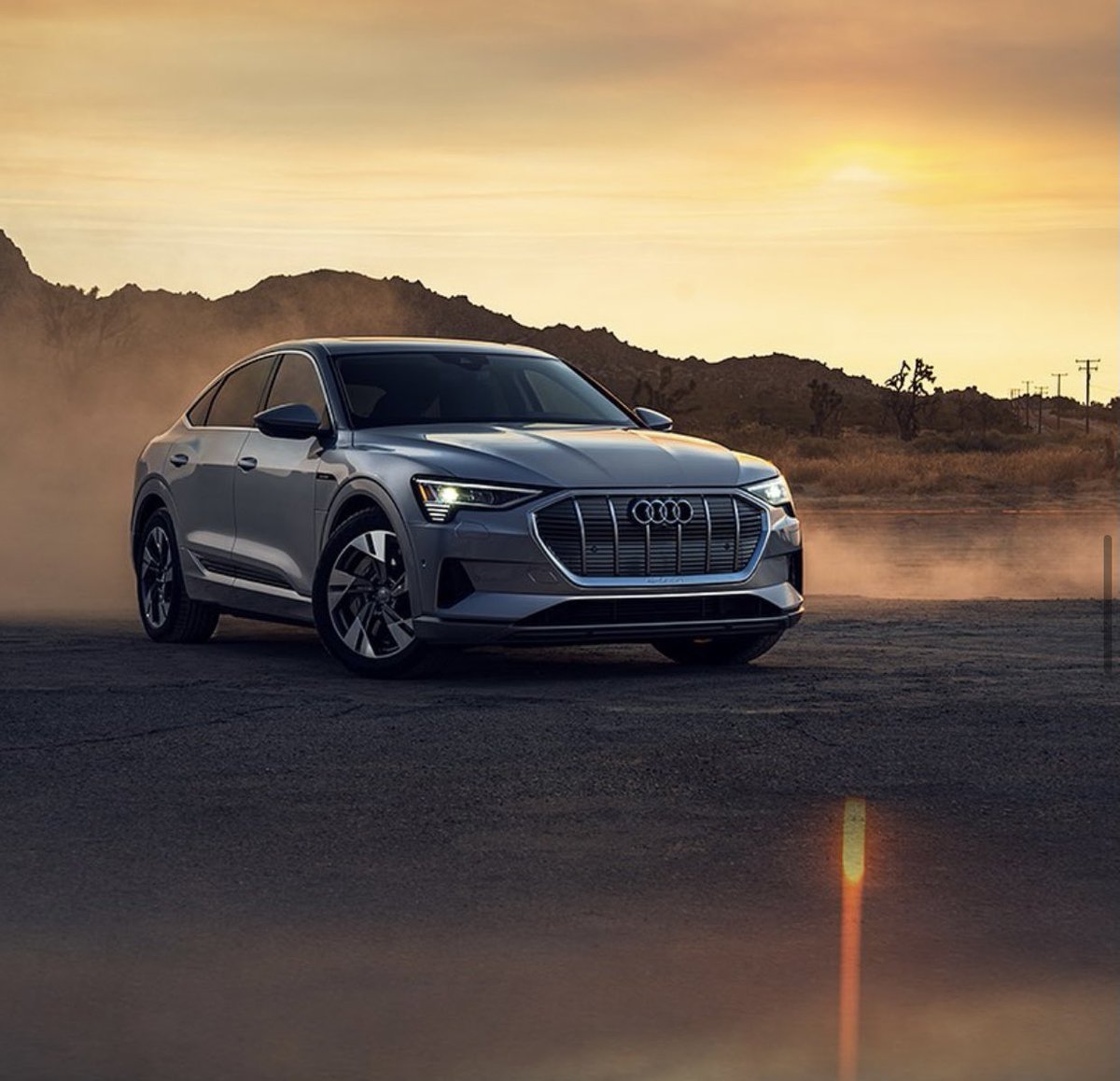 AutoEZ_com's tweet image. Audi is taking electric cars into their own hands. The new e-from Sportback is giving Tesla a run for its money. #audi