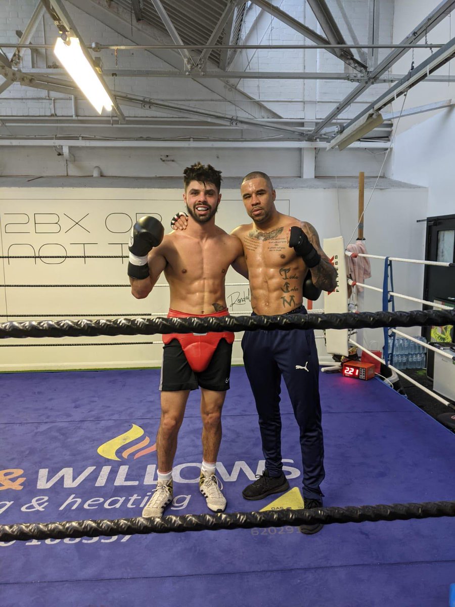 BradDaws2's tweet photo. Sorry I've been a bit quiet of late, i have news the build back up has began !
Been doing a bit of sparring with former super bantamweight champion Rendall Munroe, hoping to fight in the first half of 2021 watch this space .
#TeamDaws π₯
@BoxingBinman @CarlGreavesPro https://t.co/OKLbEBPruO