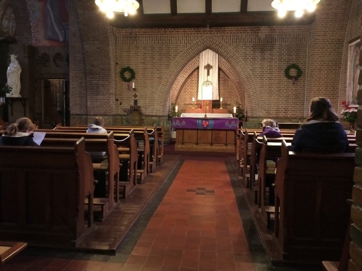 CatecheseGoedeH's tweet photo. In de Adventstijd hebben de meeste kinderen van 6 tot en met 12 jaar gebruik gemaakt van de gelegenheid om het sacrament van Boete en Verzoening te ontvangen  https://t.co/65MHaEgGgr https://t.co/SWlAqX4T7f