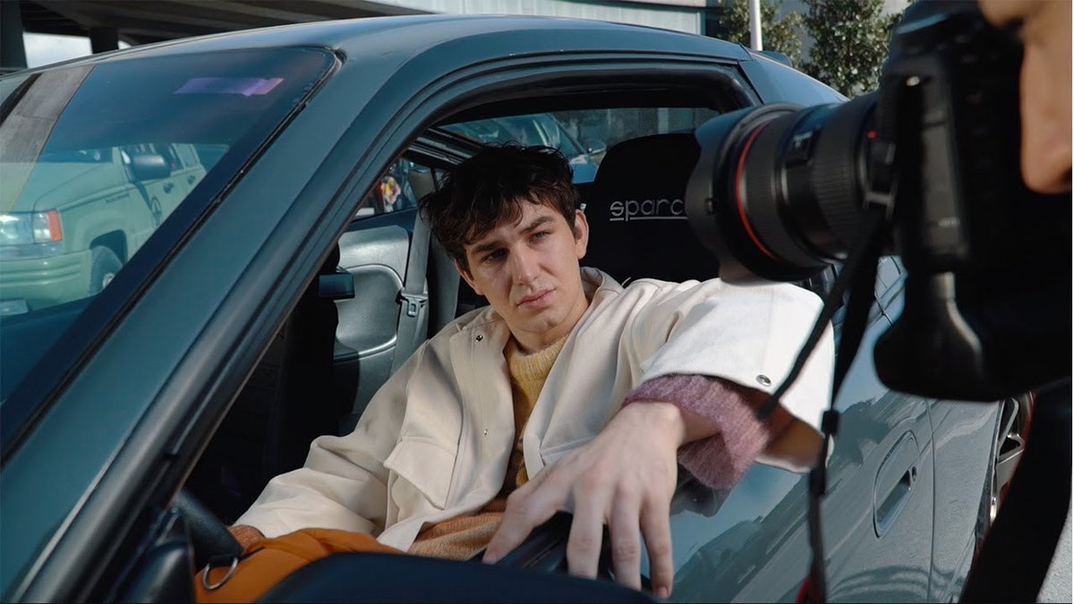 I hesitate to add these songs, but they reveal something interesting about where rap is going. Ohash, self-styled as "Lil Baba," is only 17 but already has collabs with Ezhel & Şam. YouTube influencer Berkan Güven has realized that rap is also lucrative, releasing songs as BEGE