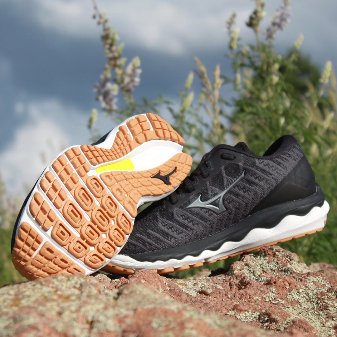 MizunorunningCA's tweet photo. XPOP + MIZUNO ENERZY = the shoe that will take you the distance. We're grabbing our #WaveSky 4 for some miles today, how about you?
#Mizunorunning #reachbeyond #wavesky #nevernotrunning https://t.co/vHRZBgOzOr