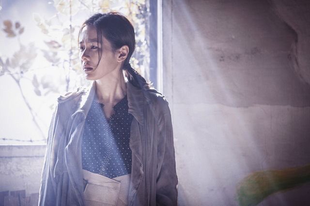 kdramanoona_'s tweet photo. Let me tell you that I don’t have enough words to express how #SonYeJin is PHENOMENAL with her acting in #TheTruthBeneath. Acting admiration, despair, betrayal and acceptance was truly outstanding. A queen she truly is by expressing dark emotions to show the monstrous feminine. https://t.co/bsp1mNUhJh