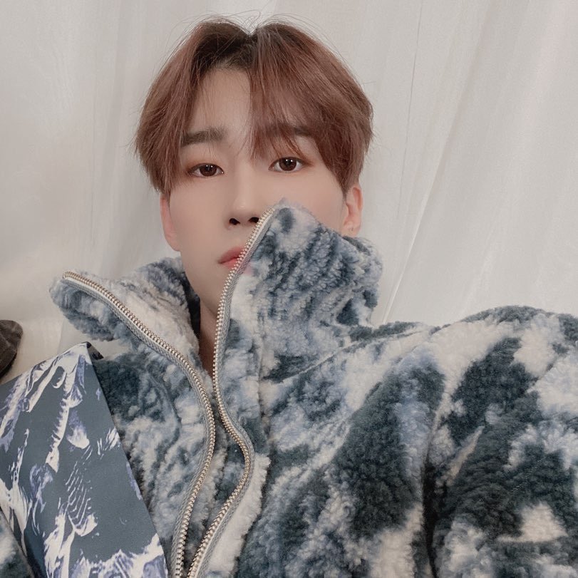 forHSW941224's tweet photo. Dear Wooya, happy birthday to you!
#숲속_눈꽃피는날_내려온_승우
Please always be happy❤️❤️
#White_WooyaDay https://t.co/RpniCLxD7b