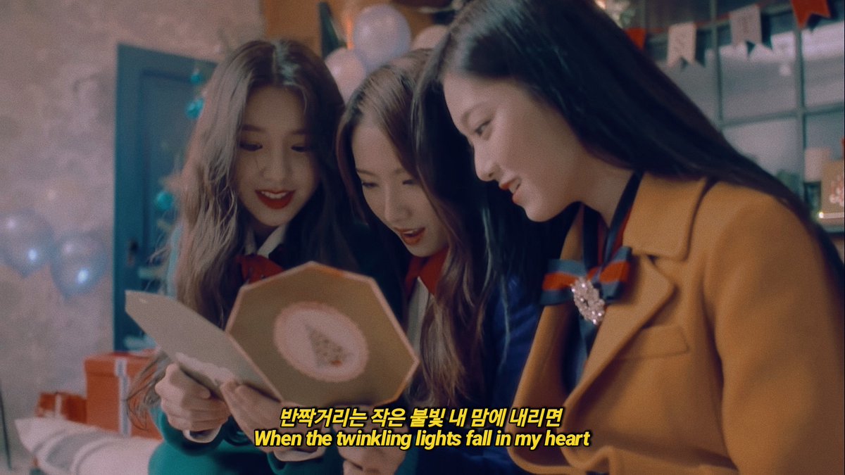 stillmvs's tweet image. — loona ; heejin, hyunjin, and haseul ✧ the carol (2016)