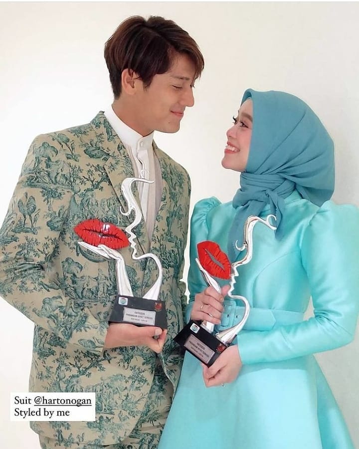 ellgulzaara's tweet photo. Alhamdulillah Couple Fav Ku💖🤲
#BismillahLeslarMenujuHalal https://t.co/X8TgiOJih3