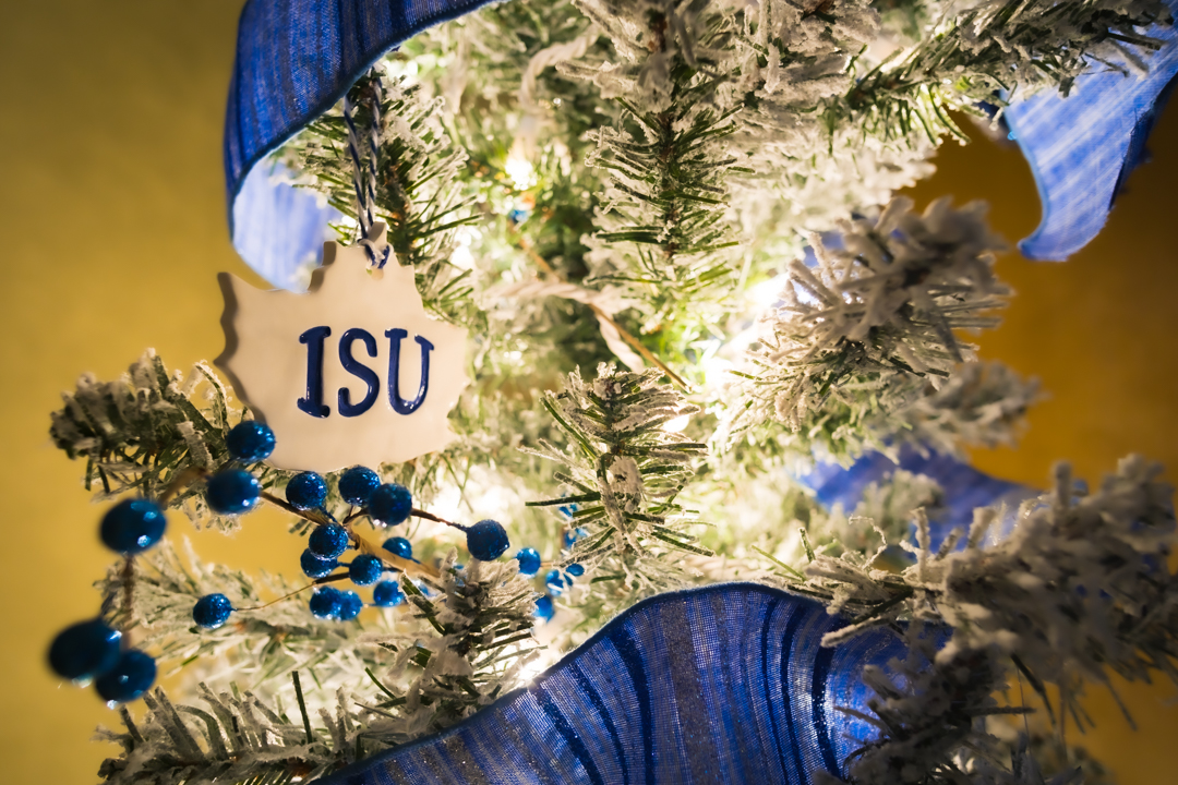 Wishing all of our followers a wonderful holiday and Happy New Year! 🎉

We are excited to see you on January 4. The SRC will re-open at 10:00am.

#ISUCampusRec #Sycamores #CampusRec #StudentRecreationCenter