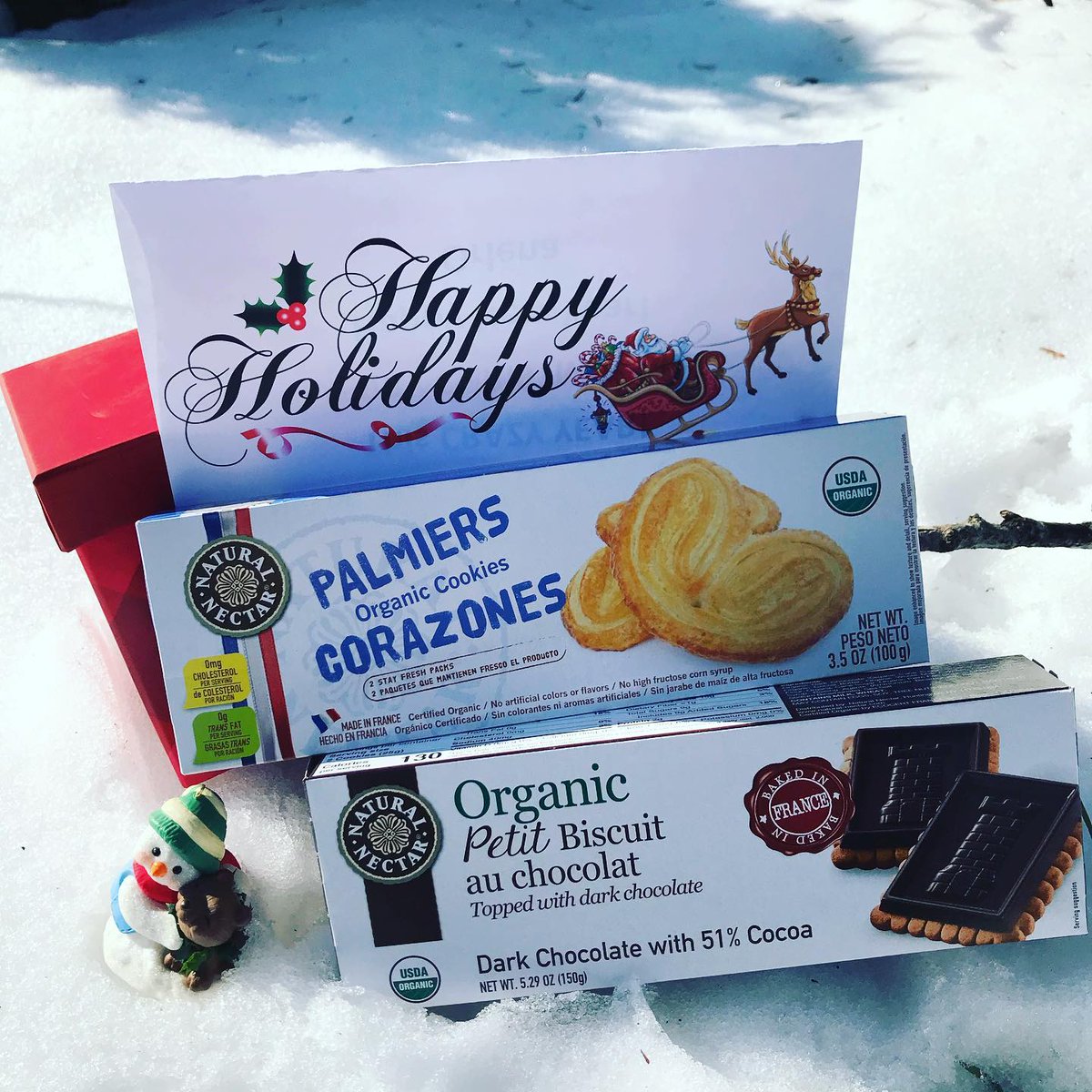 NaturalNectar1's tweet photo. Make the Holiday Season extra special with our Natural Nectar Organic Cookies. Available at @wholefoods near you! Happy Holidays!!! 🎄🎁🎁🎁 #naturalnectar #cookies #organic #wholefoods #happyholidays https://t.co/PJMwMTkLns