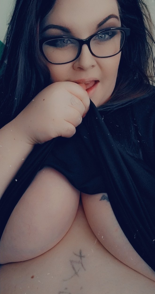 1 pic. ❤️Hump day Thread❤️ ✨Drop your pics+links✨ ✨Follow and rt for exposure✨ ❤️❤️❤️My link below❤️❤️❤️ 💦Buyers/subs look here💦 https://t.co/PzJ8iMUXqO