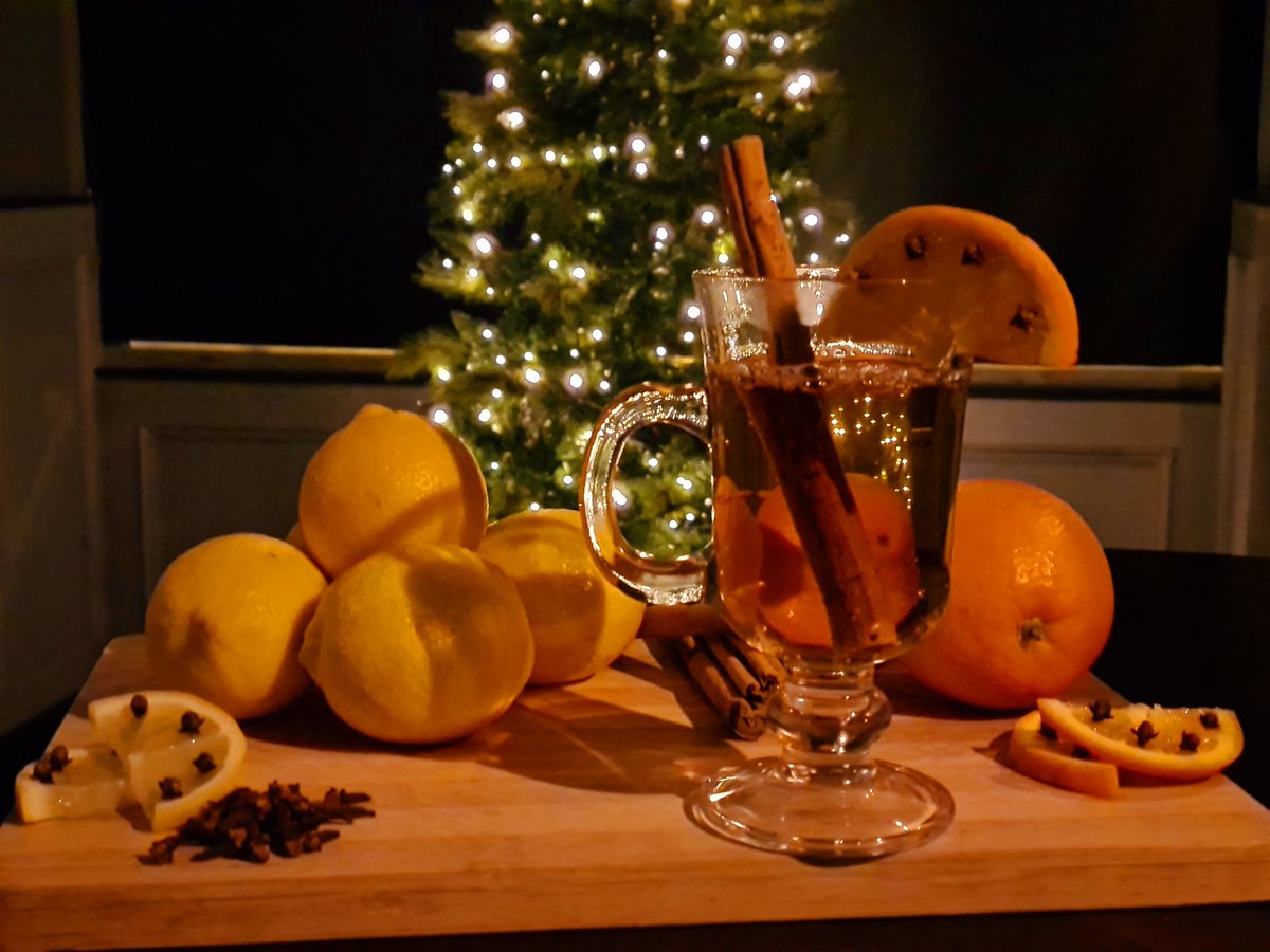 Why not try our #trademark #maplesoother - #canadianwhisky #maplesyrup #Cinnamon and a spiced orange??❄❄❄🎄🎅