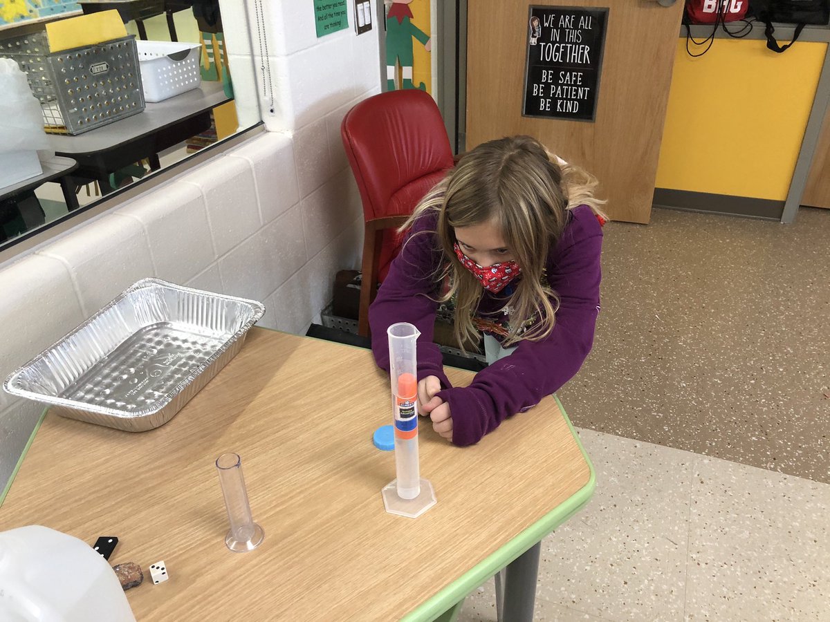 MrsRohweder's tweet photo. Students have been learning about mass, weight, length, and volume. Last week students at school measured matter using pan balances, scales, spring scales, graduated cylinders, and rulers.   @PrairieRidge345 #ReedsburgPride https://t.co/9pnK5mWdBG