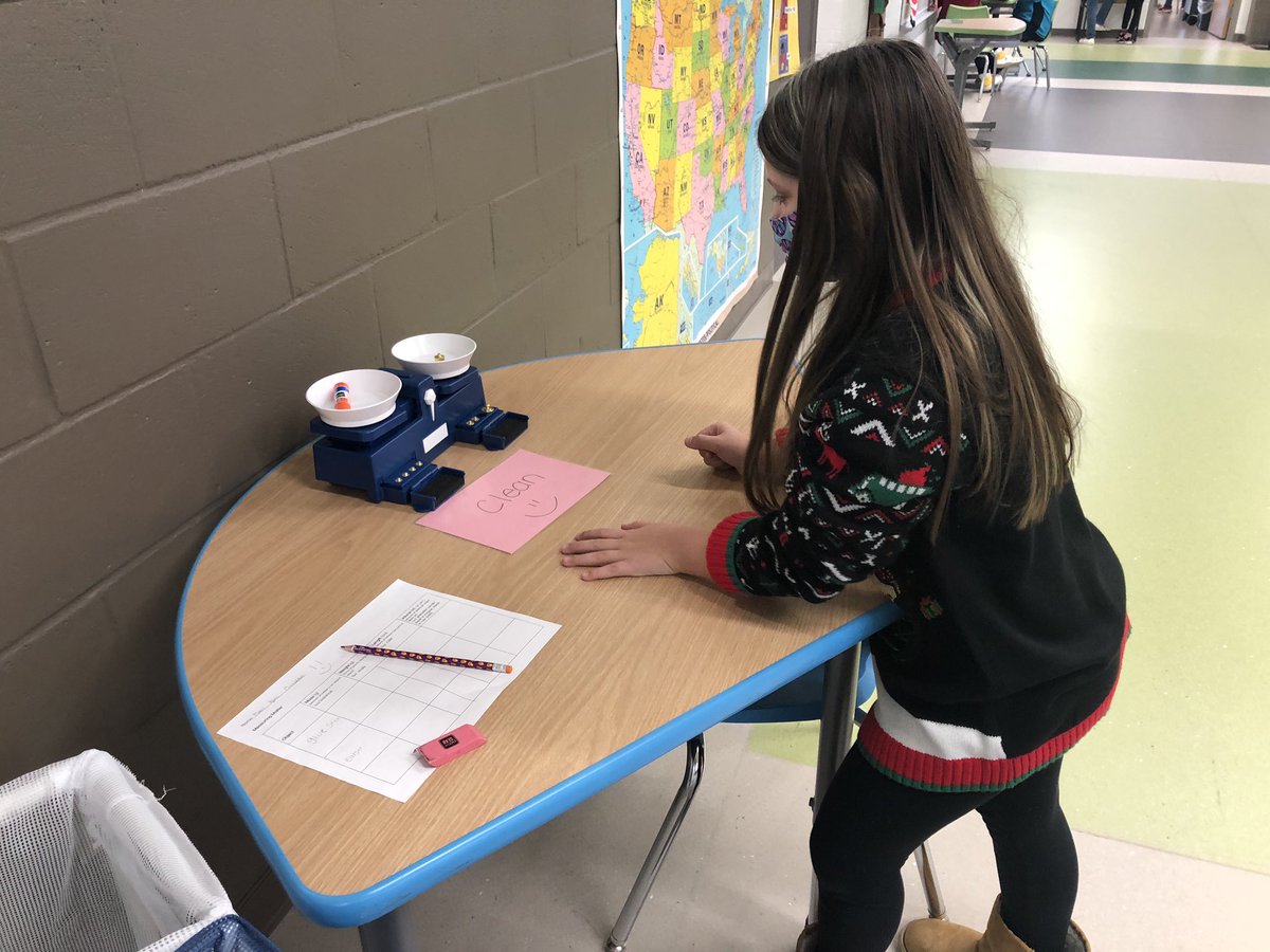 MrsRohweder's tweet photo. Students have been learning about mass, weight, length, and volume. Last week students at school measured matter using pan balances, scales, spring scales, graduated cylinders, and rulers.   @PrairieRidge345 #ReedsburgPride https://t.co/9pnK5mWdBG