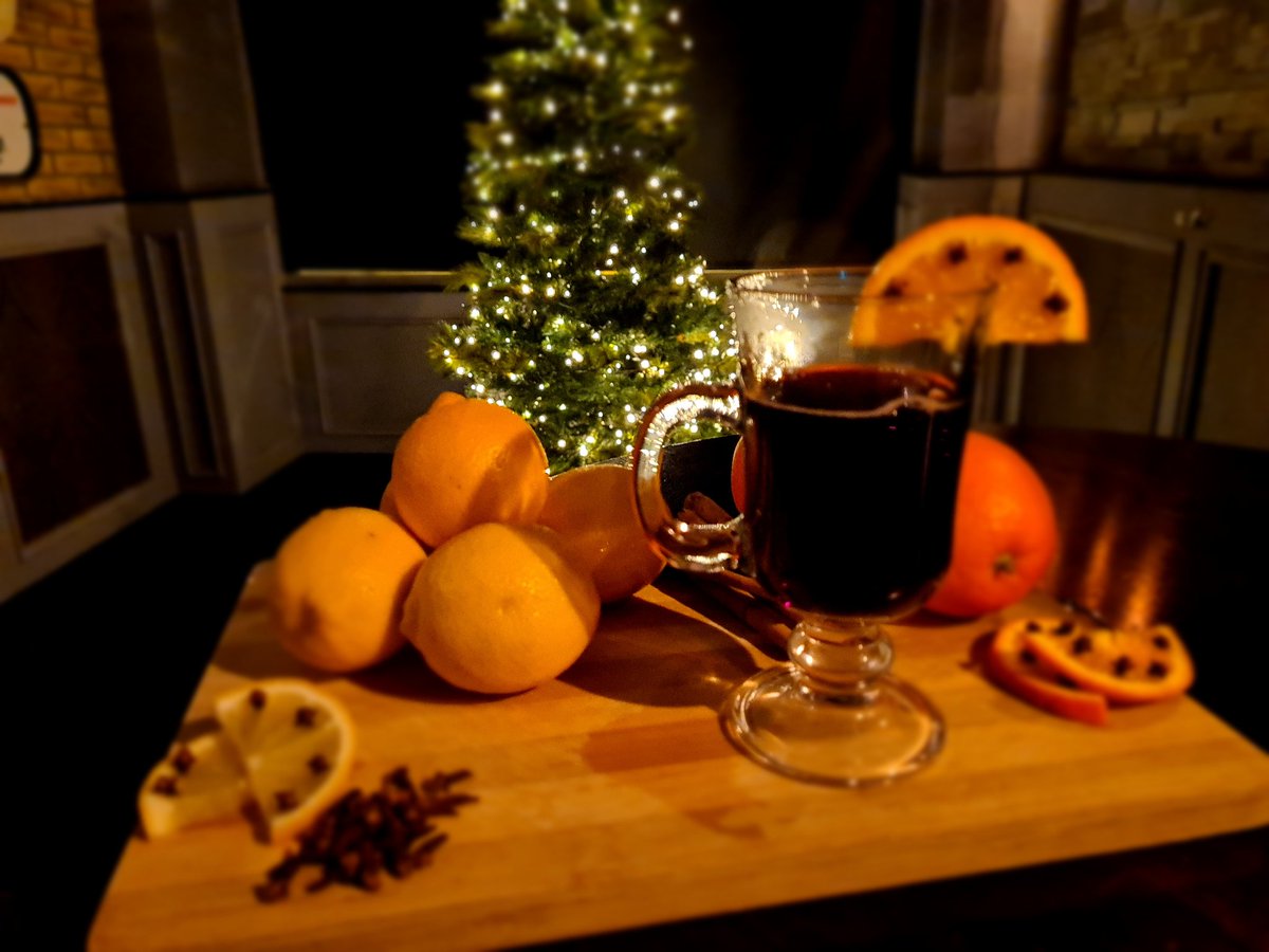 #mulledwine all day today and tomorrow to keep you full of the Christmas Spirit 🎄🎅