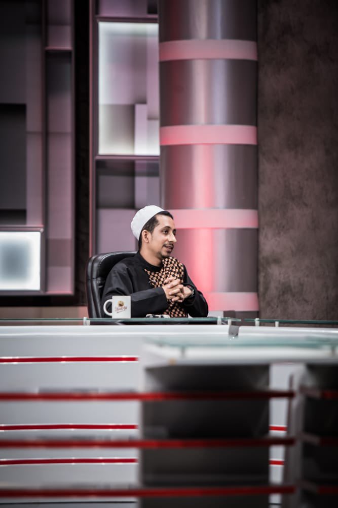 Yg tadi gak sempet nonton saya di Mata Najwa atau sudah nonton tp ingin menyimak &amp; meramaikan lg, sudah tayang di Youtubenya nih >> youtu.be/ouAwSfWfy-M.