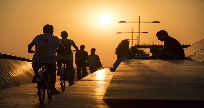 Ve akşam olunca sen gelirsin aklıma...

İyi akşamlar dostlar...🍀
#günakşamda #iyiakşamlar