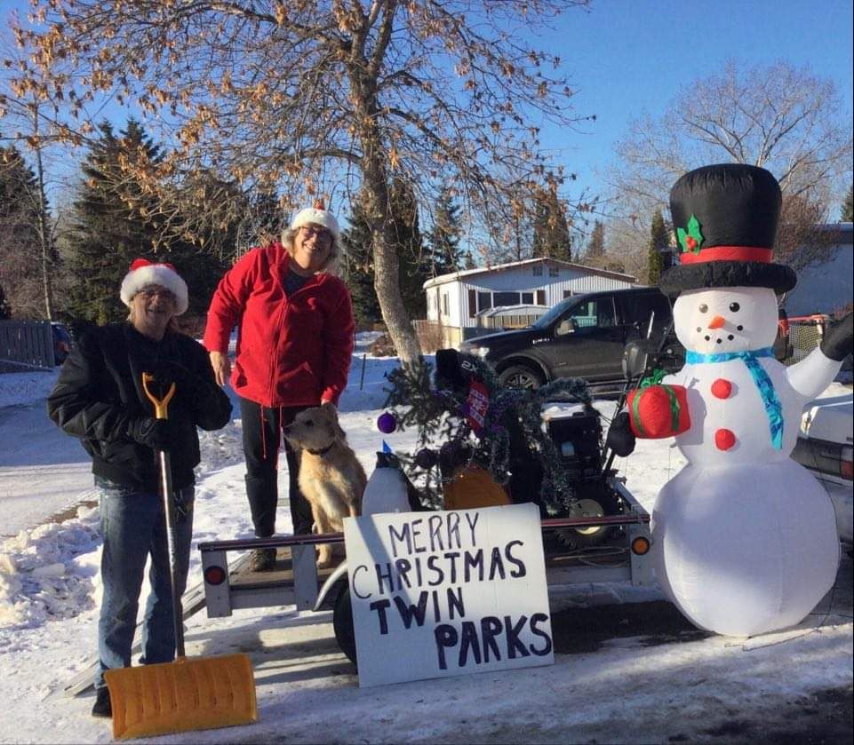 yegtpcl's tweet photo. Our local #communitykeepers wishing everyone a happy holidays https://t.co/lavCKkJJ1p
