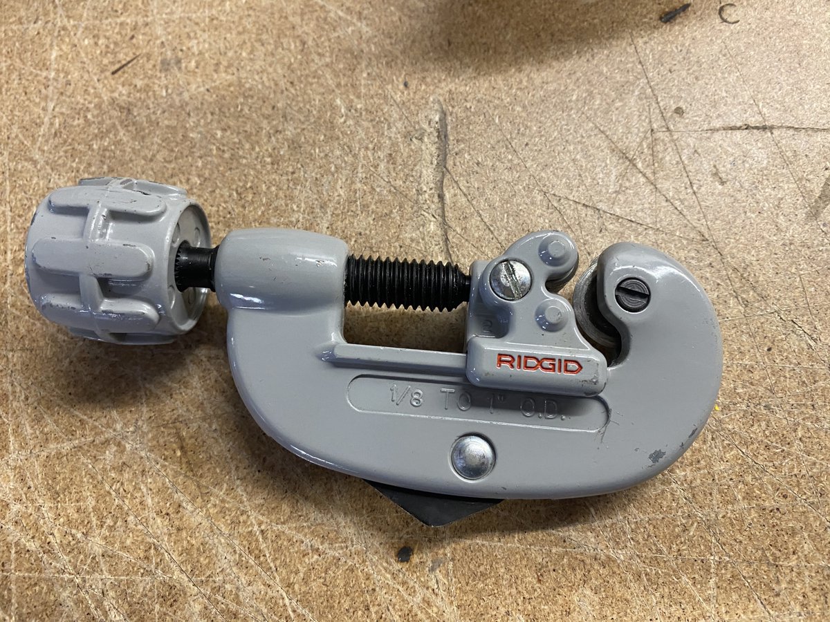 lightyears's tweet image. The best thing sometimes is to buy a vintage tool to replace the junk plastic stuff you’ve used for years. #rigid #pipecutter