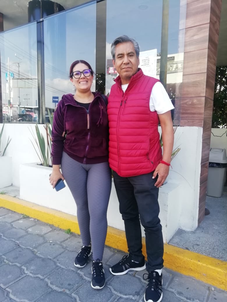 CiriloSalasH's tweet photo. Gracias, Lic. Viridiana Miranda Espinoza, mujer emprendedora con visión de futuro, reconstruir el tejido social y empoderar a las mujeres en el siglo es un derecho  universal, por ello en #RSP tu voz es el camino para una nueva ciudadanía.
#C500
Feliz miércoles. https://t.co/qdErpdufWu