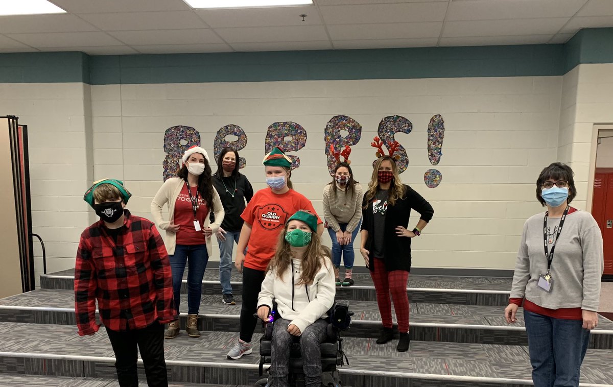 Merry Christmas from Mrs. Purcell’s class 🎄🎅🏻#OQfamily #OQMS <a href="/OQMIDDLESCHOOL/">OQ Middle School</a> @TSchwarz113 <a href="/kmateja113a/">kathy mateja</a> <a href="/PwestbrookPam/">Pam Westbrook</a> <a href="/MargaretGortz/">Margaret J Gortz</a> <a href="/MrsPurcell1/">Elizabeth Purcell</a> <a href="/joseph_sweeneyC/">Dr. Joe Sweeney</a>