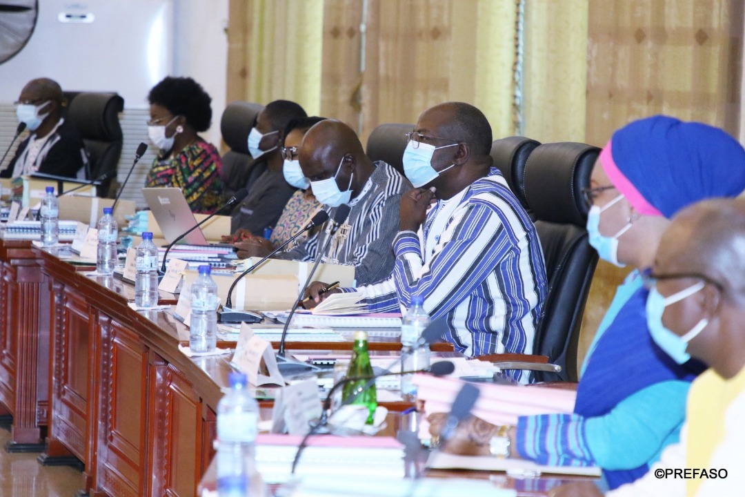rochkaborepf's tweet photo. J'ai présidé ce mercredi le conseil des ministres.
De nombreux dossiers à l'ordre du jour. https://t.co/jjrMDW58BG