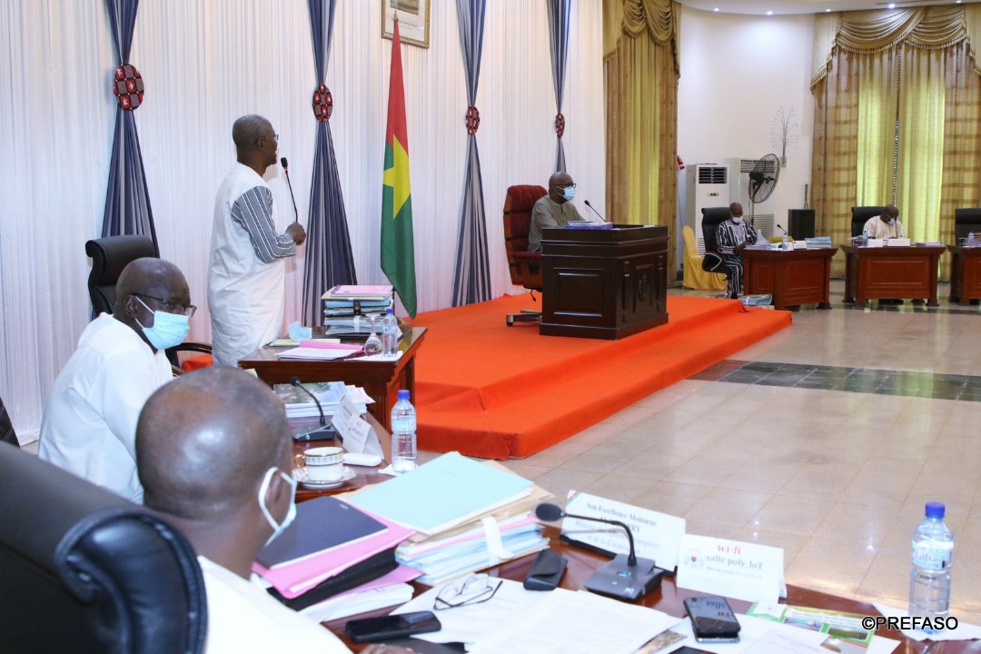 rochkaborepf's tweet photo. J'ai présidé ce mercredi le conseil des ministres.
De nombreux dossiers à l'ordre du jour. https://t.co/jjrMDW58BG