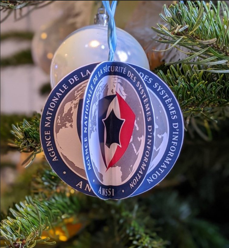 #JoyeusesFetes L'ANSSI et ses agents vous adressent leurs meilleurs voeux.
Et avec notre décoration de Noël à monter soi-même, la #Cybersécurité vous accompagne même pendant les fêtes de fin d'année.
✂️ssi.gouv.fr/uploads/2016/0…