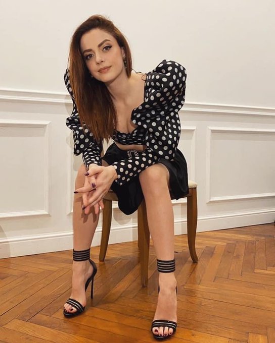 2 pic. Vieni a vedere il mio #CumTribute in onore di #Annalisa!
E scopri gli altri 12 già realizzati
