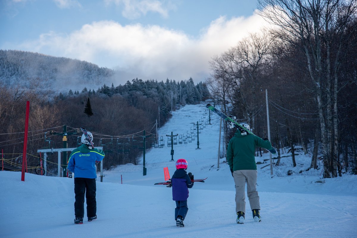 3-4" of fresh snow yesterday + bluebird today + lifts until 10pm under LED lights. It's gonna be a good day! #FoundatBV