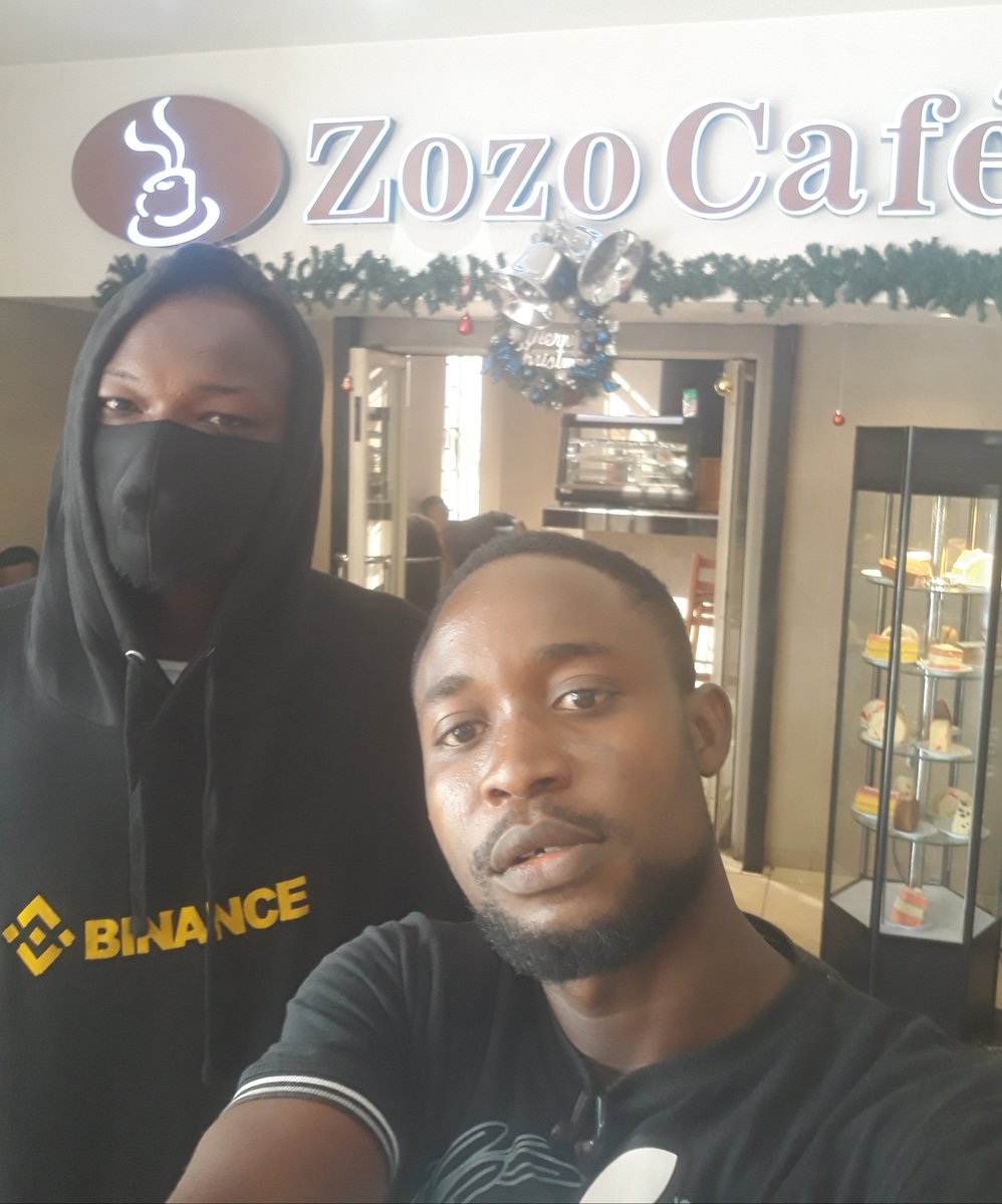 osasinfo's tweet photo. @BinanceAfrica 
Just spotted the binance mystery man here in Benin Kada Plaza
#binancemystryman
#binancemysterymen #binanceTreasureHunt
#binanceAfrica
@binance

@CryptobaseA
@segunapollo
@clemzyzone
@shadychy

Love you guys https://t.co/o4I5iHNcsl