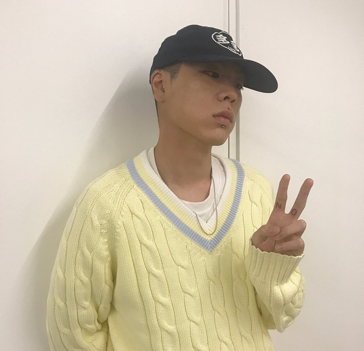 OhHyukPics's tweet photo. 유리멘탈 https://t.co/TzXaeGWarY