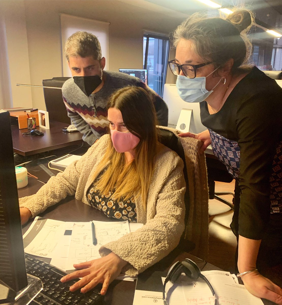 fraileyblanco's tweet photo. El valor del trabajo en equipo. Eso nunca desaparece! Reyes, Carmen y Pedro y toda la familia de #fraileyblanco #Santander #Madrid. https://t.co/CIeKTV8sKg