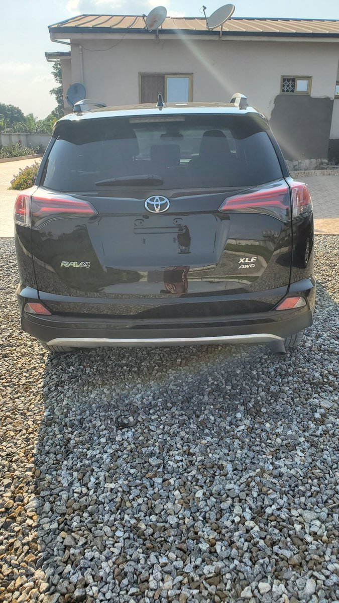Erns_autos's tweet photo. Lane mitigation/departure, more fancy technology to make you look like you know what you're doing behind the wheel

Adaptive cruise control, when you need that bit of comfort on your long journeys

DM for pri-....ah wait.....naa, see It's affordable

GHC 130,000 p3!!!

#ErnsAutos https://t.co/GnxCLWRU9m