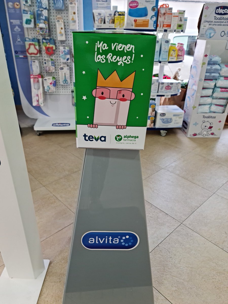 Farmacia_IMD's tweet photo. Este año sus majestades los reyes magos han dejado en la @Farmacia_IMD, gracias a @TevaFarmacia un buzón real para dejar tu carta!!! Y si no tienes carta, pídela también!!! Hasta el 4 de enero estará instalado!!! 
#ReyesMagos 
#alphega 
 @AllianceHC_ES 
@Teva_es @Ratiopharm_es https://t.co/7RpmU5CipI